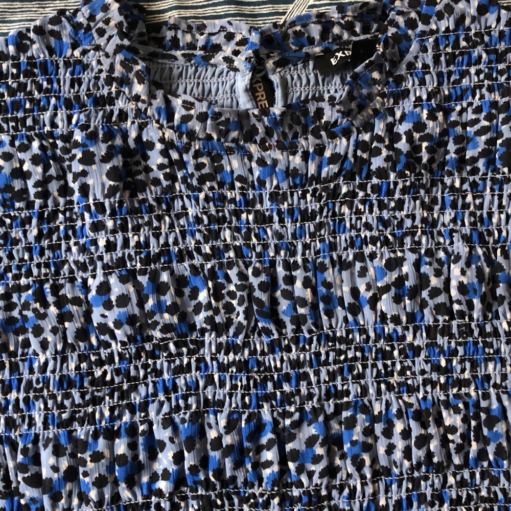 Express Blouse - Picture 2 of 5